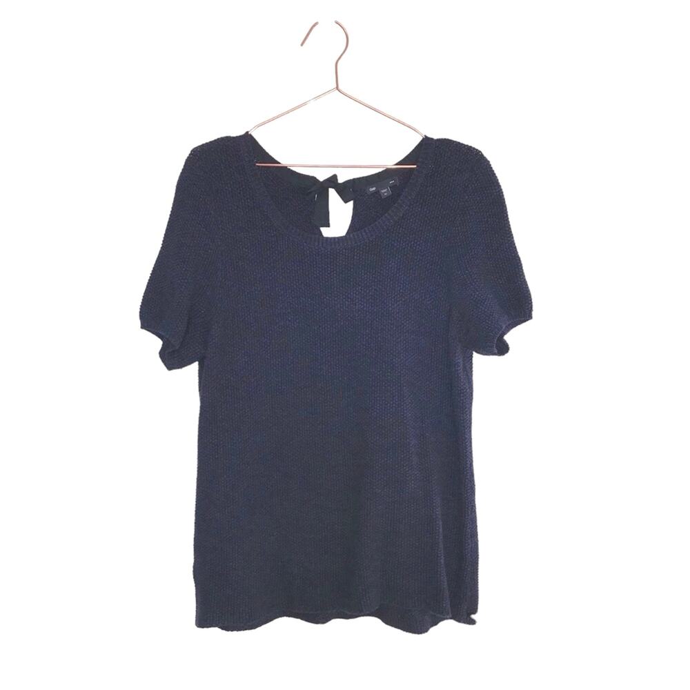 Gap outlet short sleeved sweater with tie around neck size XL